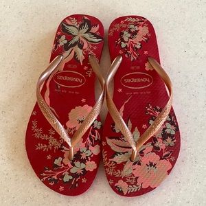 NEW! Women’s Havaianas size 9/10